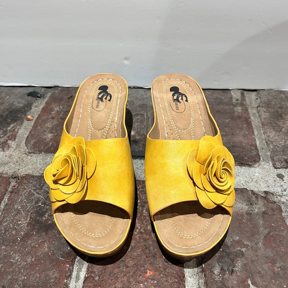 GC Yellow Floral Slide Sandals